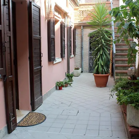 Porta Del Carmine 4*