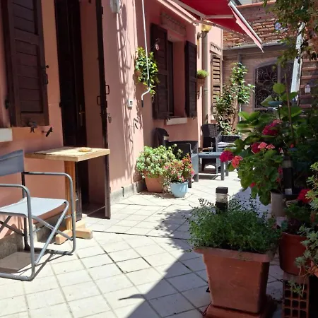 Bed & Breakfast Porta Del Carmine 4*